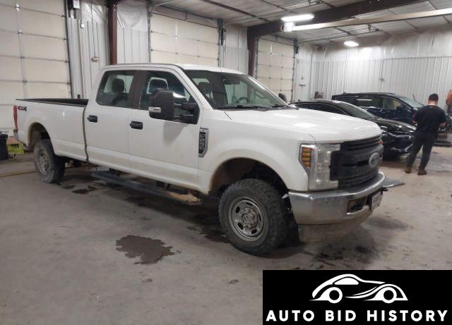 Ford F-250 Xl 2019 White 6.2L