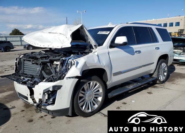 Cadillac Escalade Platinum 2019 White 6.2L  8
