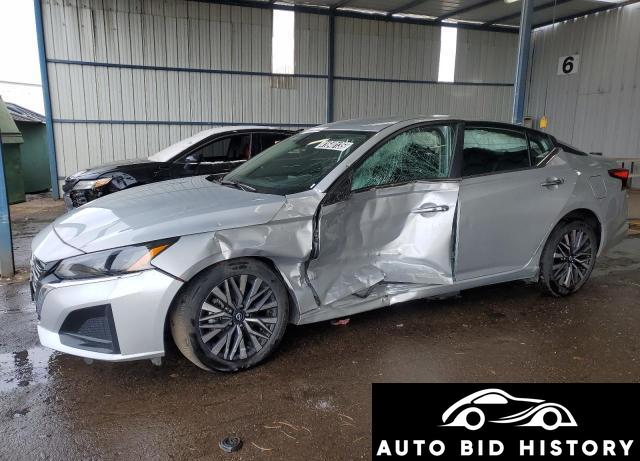 Nissan Altima Sv 2024 Silver 2.5L  4