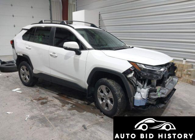 Toyota Rav4 Xle 2022 White 2.5L