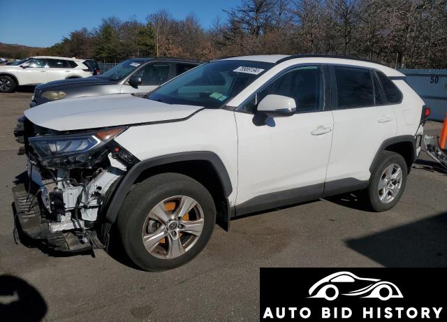Toyota Rav4 Xle 2021 White 2.5L  4