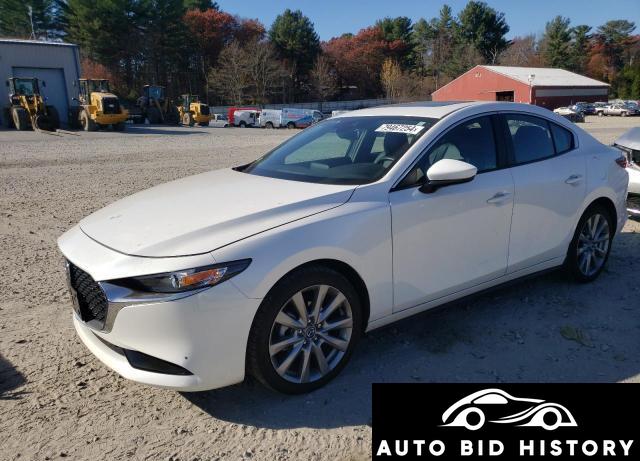 Mazda 3 Preferred 2023 White 2.5L  4