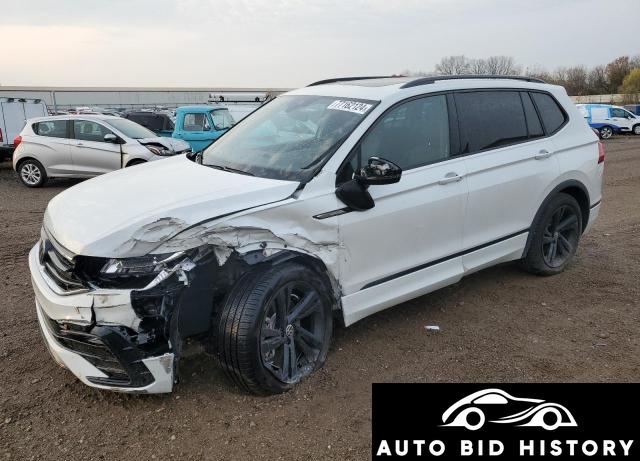 Volkswagen Tiguan Se R-Line Black 2024 White 2.0L  4