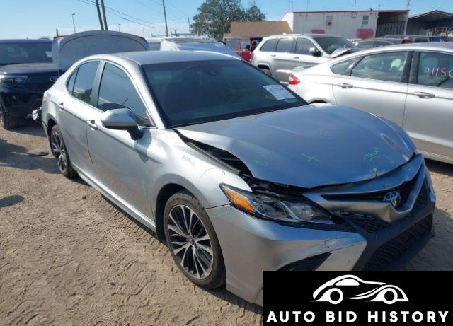 Toyota Camry Se 2018 Silver 2.5L