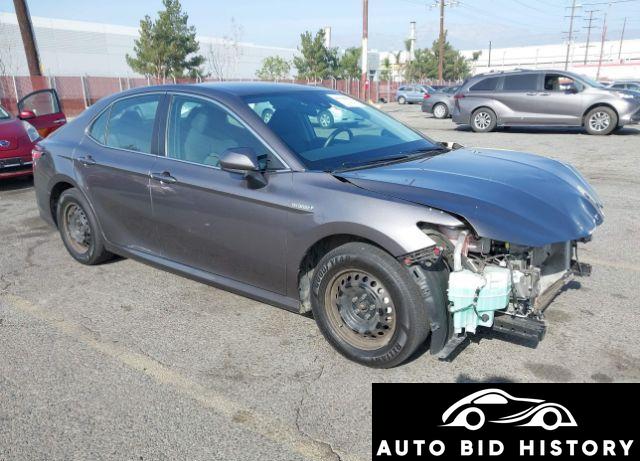 Toyota Camry Le Hybrid 2020 Gray 2.5L