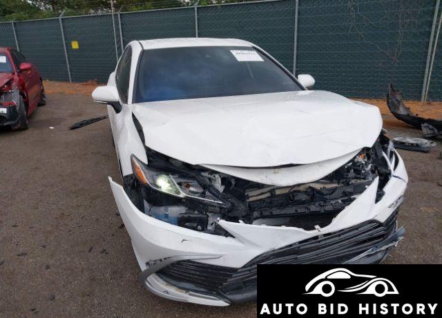 Toyota Camry Le Awd 2022 White 2.5L