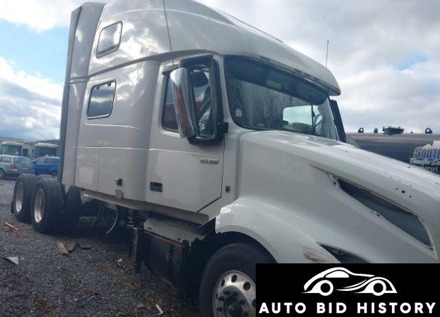 Volvo Vnl 2022 White