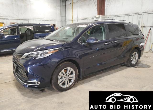 Toyota Sienna Limited 2023 Blue 2.5L  4