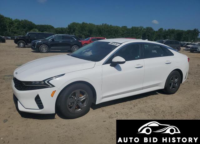 Kia K5 Lxs 2022 White 1.6L  4