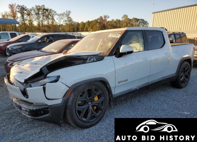 Rivian R1T Adventure 2022 White
