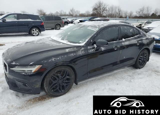 Volvo S60 T6 Momentum 2019 Black 2.0L  4