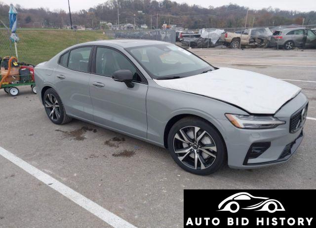 Volvo S60 B5 Plus 2025 Gray 2.0L