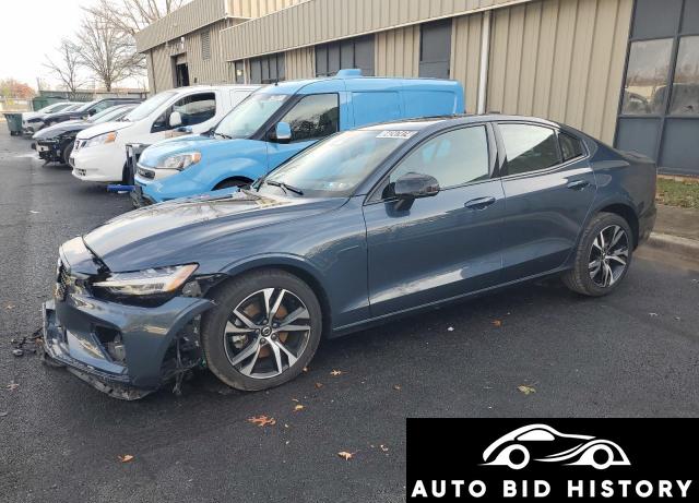 Volvo S60 Core 2024 Blue 2.0L  4