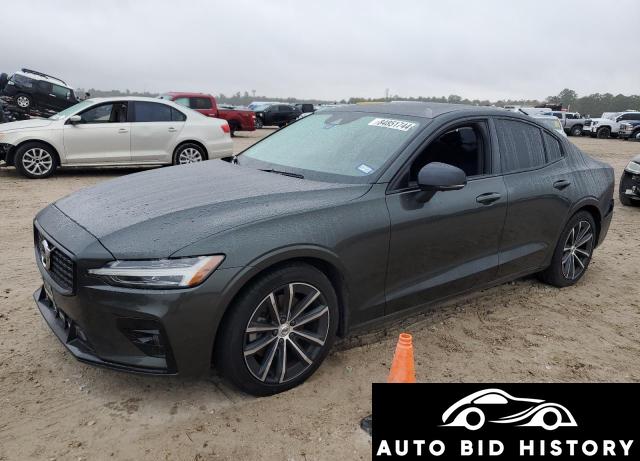 Volvo S60 B5 Momentum 2022 Gray 2.0L  4