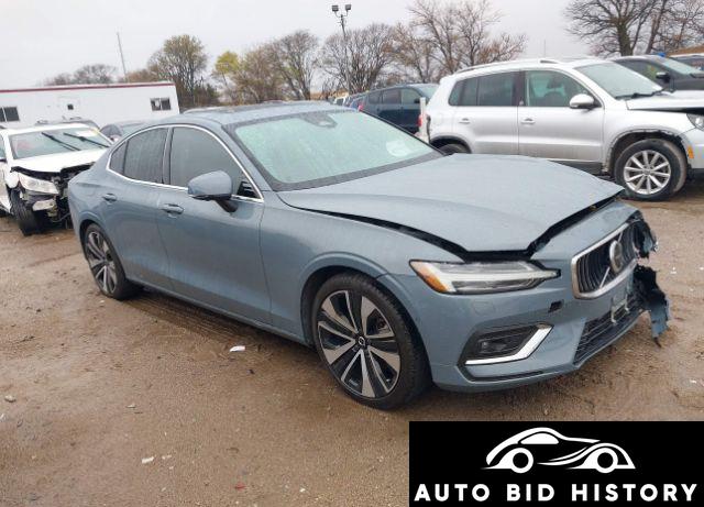 Volvo S60 B5 Ultimate Bright Theme 2023 Blue 2.0L