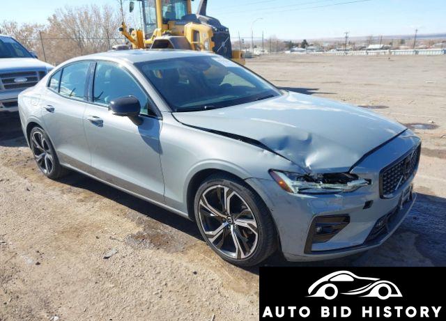 Volvo S60 B5 Plus Dark Theme 2024 Gray 2.0L