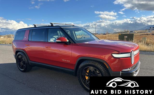 Rivian R1S Adventure 2023 Orange
