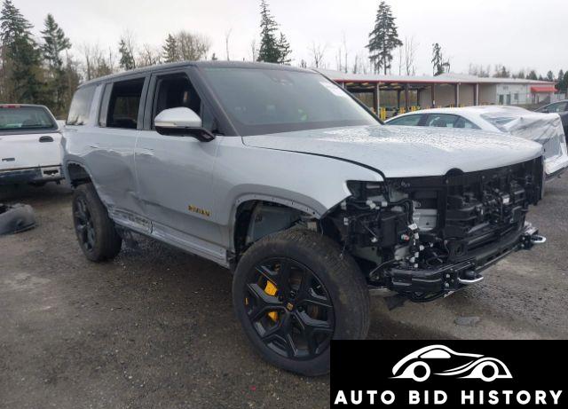 Rivian R1S Launch Edition 2023 Silver