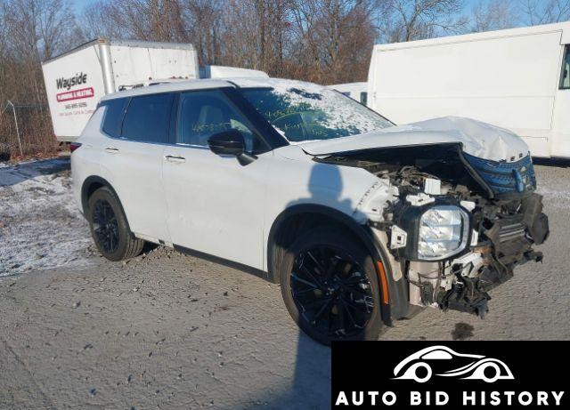 Mitsubishi Outlander Se Black Edition 2023 White 2.5L