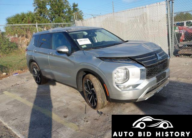 Mitsubishi Outlander Se 2.5 /Se Black Edition /Se Black Edition W/Pano Roof /Se Ralliart 2024 Silver 2.5L