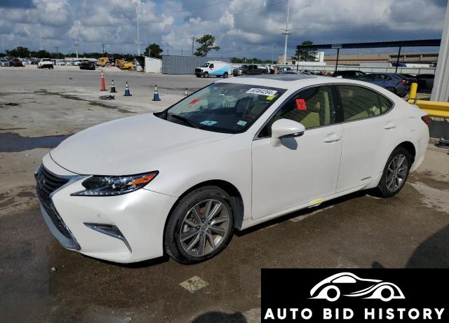 Lexus Es 300H 2018 White 2.5L  4