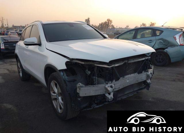 Mercedes-Benz Glc 300 2017 White 2.0L