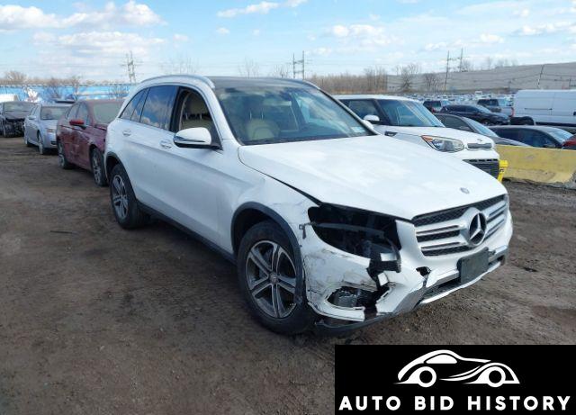 Mercedes-Benz Glc 300 4Matic 2017 White 2.0L