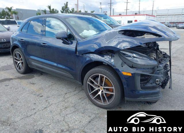 Porsche Macan 2022 Blue 2.0L