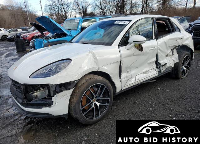 Porsche Macan Base 2023 White 2.0L  4