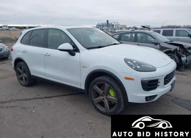 Porsche Cayenne E-Hybrid S 2016 White 3.0L