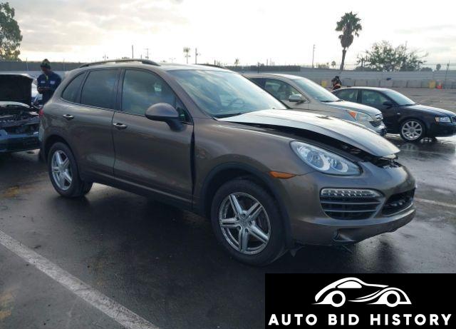 Porsche Cayenne Diesel 2013 Brown 3.0L