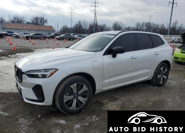Volvo Xc60 Plus 2024 White 2.0L  4
