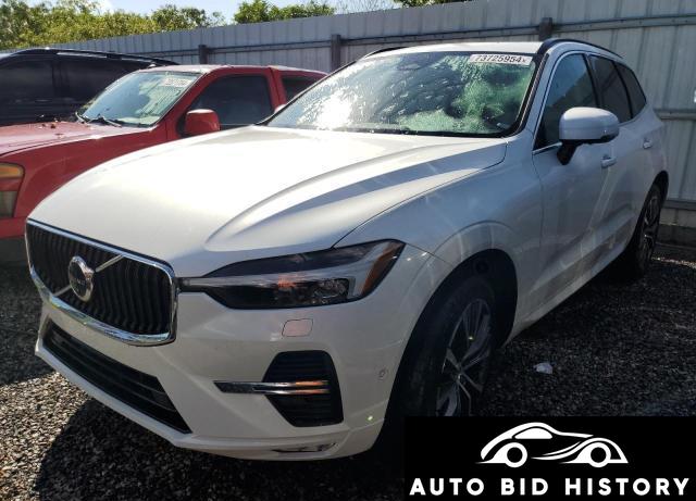 Volvo Xc60 B5 Momentum 2022 White 2.0L  4