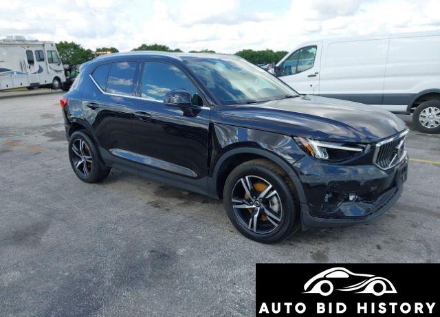 Volvo Xc40 B5 Core Bright Theme/B5 Core Dark Theme 2024 Black 2.0L