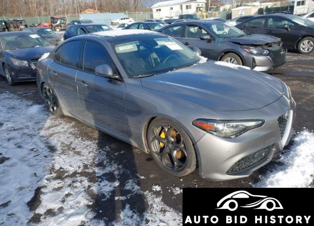 Alfa Romeo Giulia Ti Sport Awd 2018 Gray 2.0L
