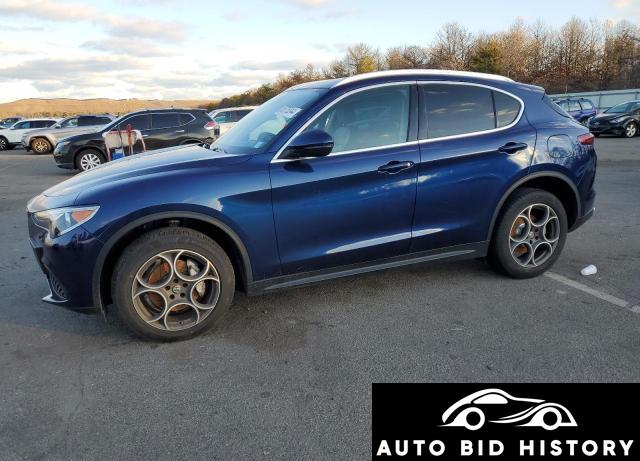 Alfa Romeo Stelvio 2018 Blue 2.0L  4