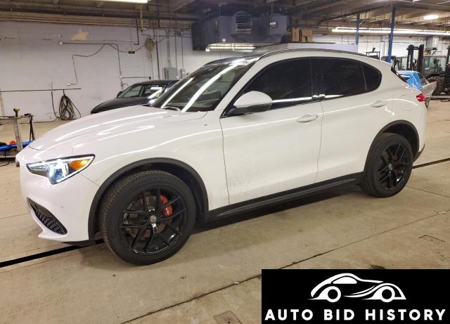Alfa Romeo Stelvio Ti Sport 2018 White 2.0L  4