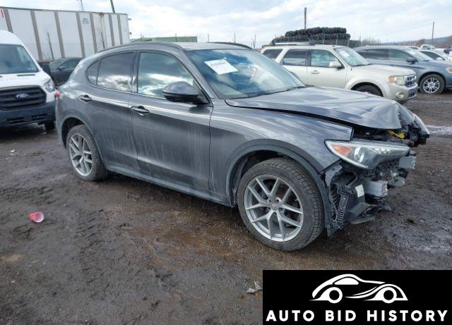 Alfa Romeo Stelvio Ti Sport Awd 2018 Gray 2.0L