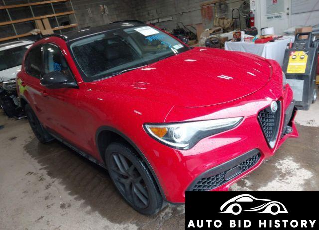 Alfa Romeo Stelvio Awd 2020 Red 2.0L