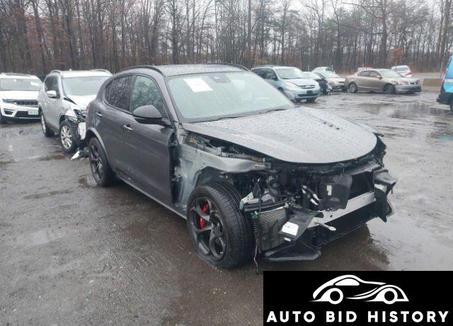 Alfa Romeo Stelvio Quadrifoglio Awd 2022 Gray 2.9L