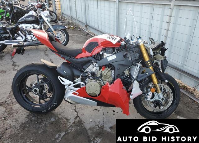 Ducati Panigale V4 2021 Red 4